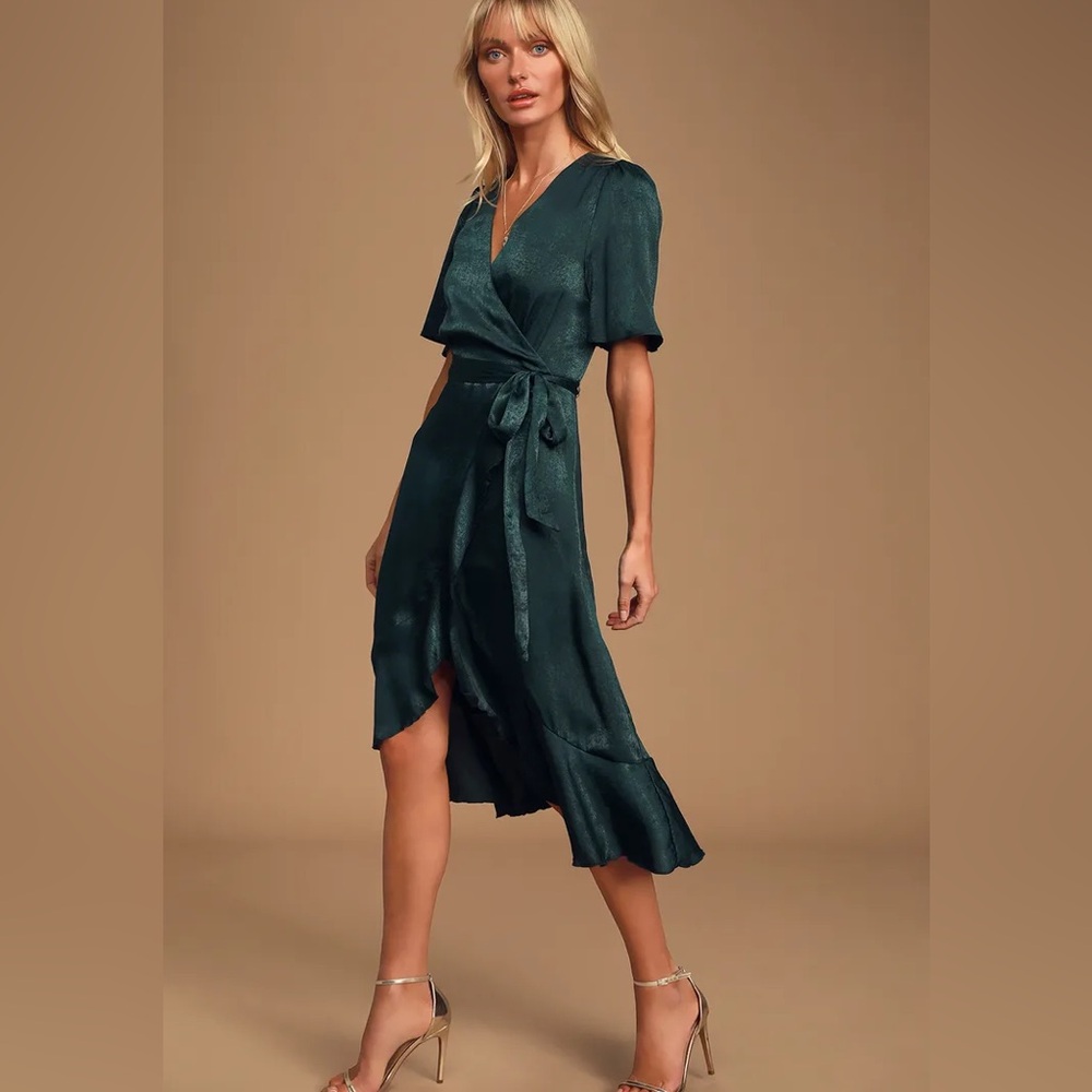 Lulu’s “wrapped in love” midi dress